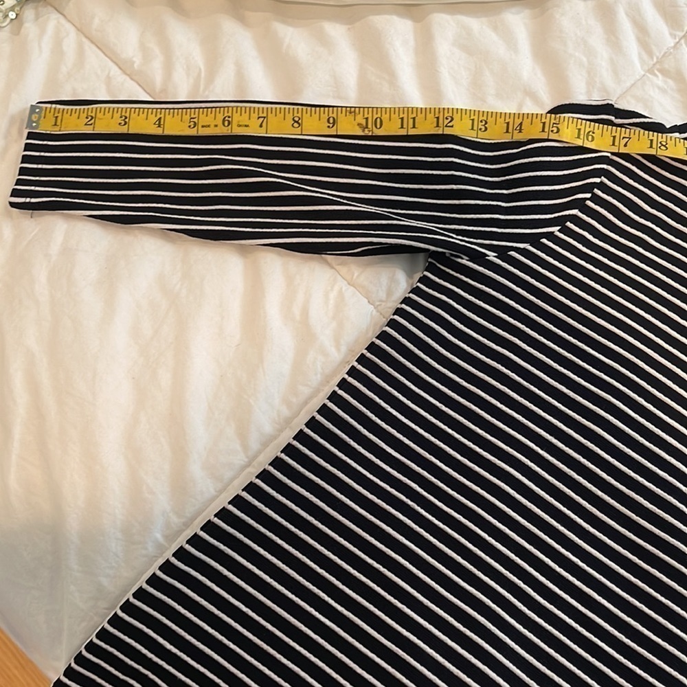 Ann Taylor 😜Final SALE 😜NWT black and white top - Picture 6 of 6
